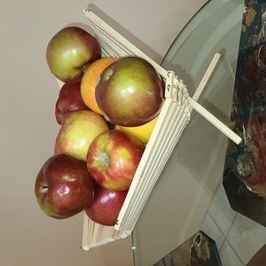 Wooden foldable fruit basket